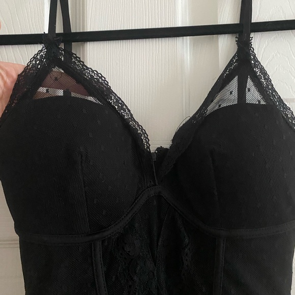 Black mini dress size small. Only worn once - Picture 5 of 7